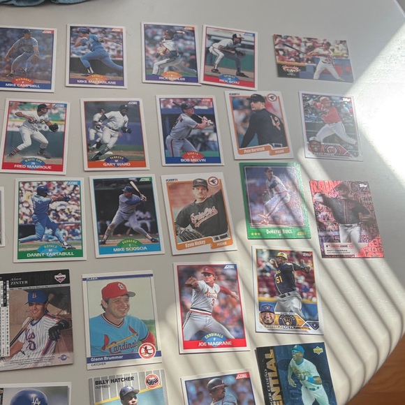 Assorted Baseball Trading Cards Collection - Picture 2 of 4